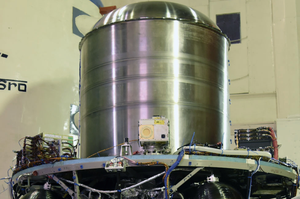 衛星的科學酬載之一是中央大學研發的微型電離層探測儀,可了解高層大氣變化及對無線通訊的影響。照片印度ISRO提供。