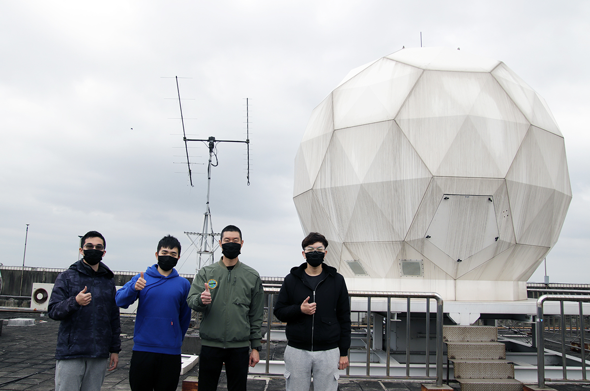位於中央大學的天線和地面接收站,成功接收到INSPIRESat-1立方衛星訊號。陳如枝攝
