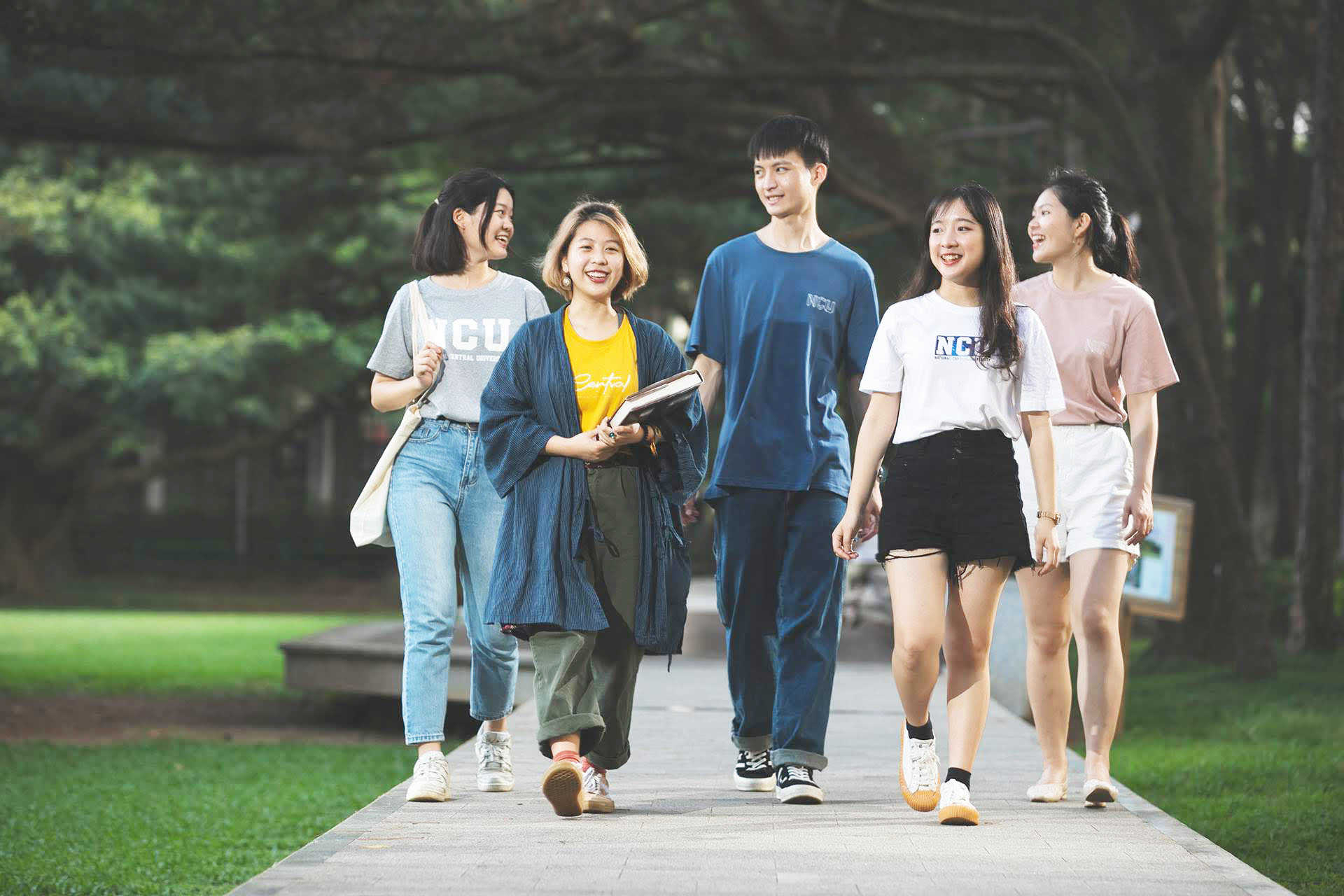 由國立中央大學主辦的「全國大學先修課程資訊平臺」,目前共有14所大學加入,開設11種課程領域、34門優質課程。秘書室檔案照片