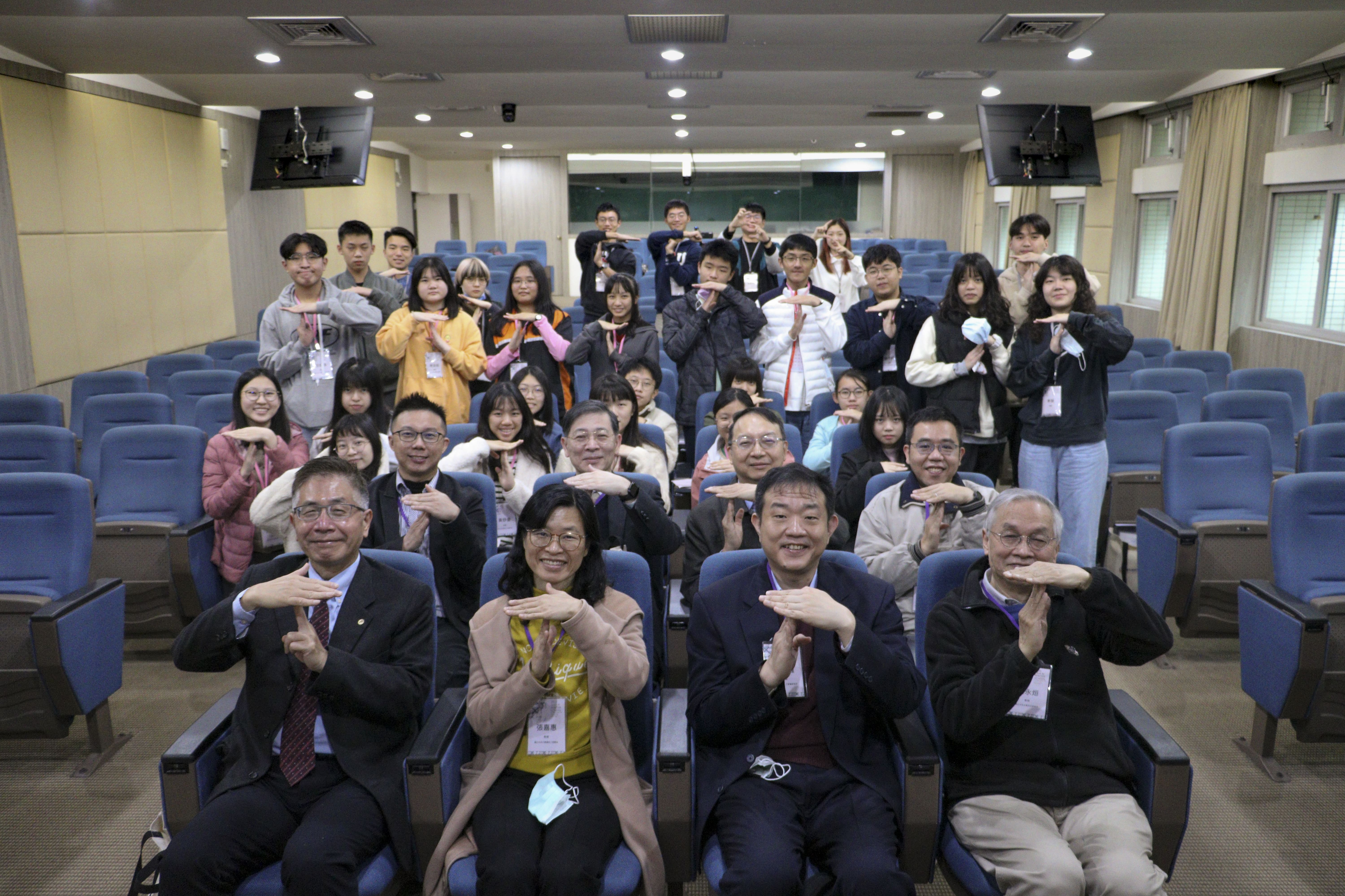 2023蓋婭人工智慧冬令營,鼓勵優秀女性學生投入科學。照片臺灣科學特殊人才提升計畫辦公室提供