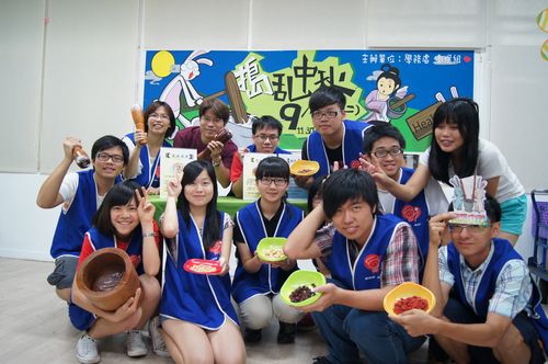 大批學子支持響應此健康飲食活動,氣氛熱絡 。陳如枝攝