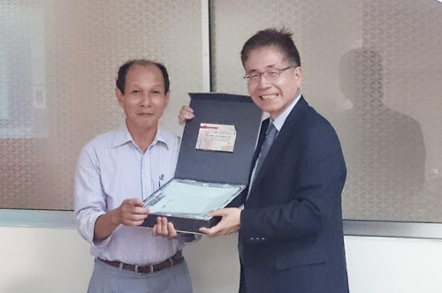 President of NCU Jou Jing-yang (left) visited Institute of Applied Mechanics and Informatics, Vietnam Academy of Science and Technology, enhancing the cooperation southward between NCU and Vietnam institutes of higher education. Photo provided by Office of International Affairs.