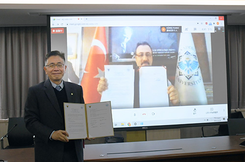 跨越時差　中央大學與土耳其ALKU視訊簽約