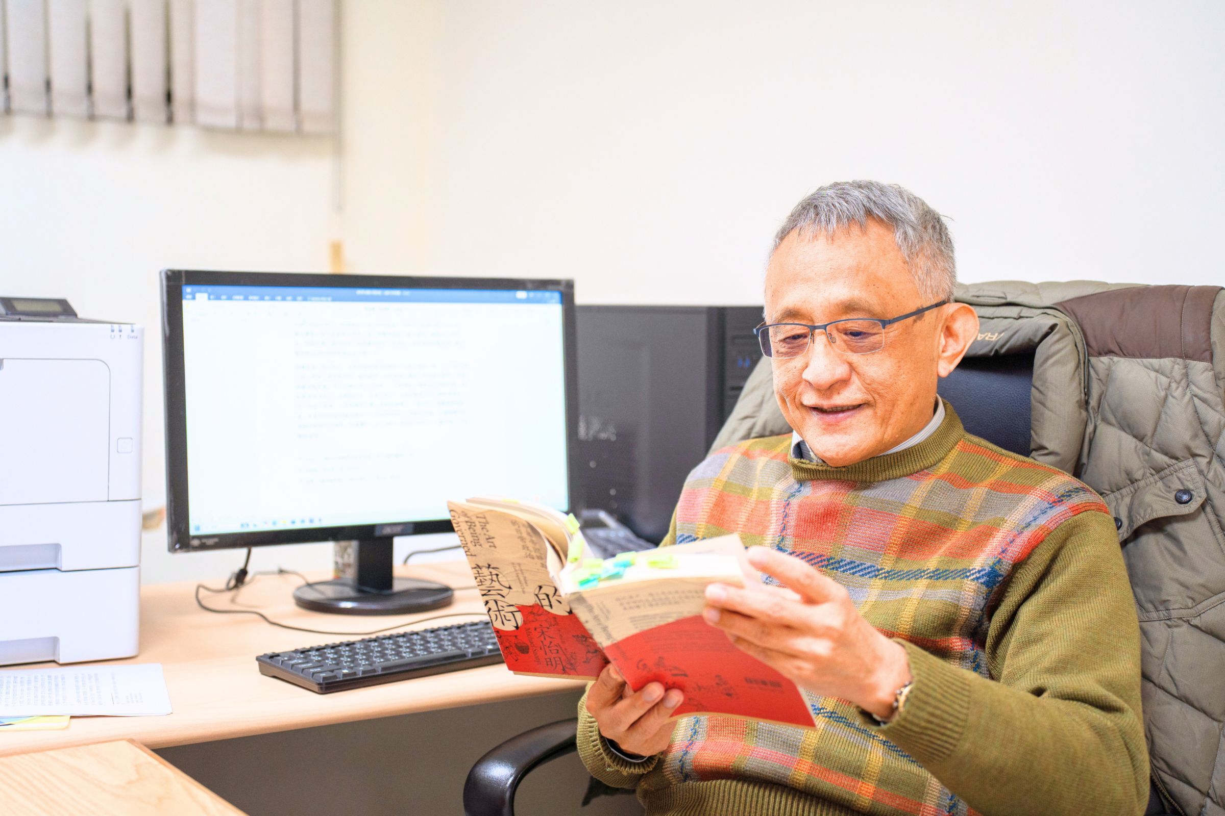 中央研究院院士、國立中央大學歷史研究所講座教授李孝悌辭世，中央大學深感哀悼，感念他留下的學術典範。照片秘書室提供