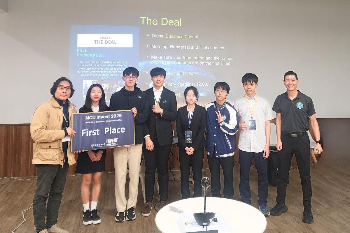 本屆競賽冠軍由跨領域團隊「OCrop」奪得，在48小時內完成創新解決方案的構想與設計，最終脫穎而出。照片研發處提供