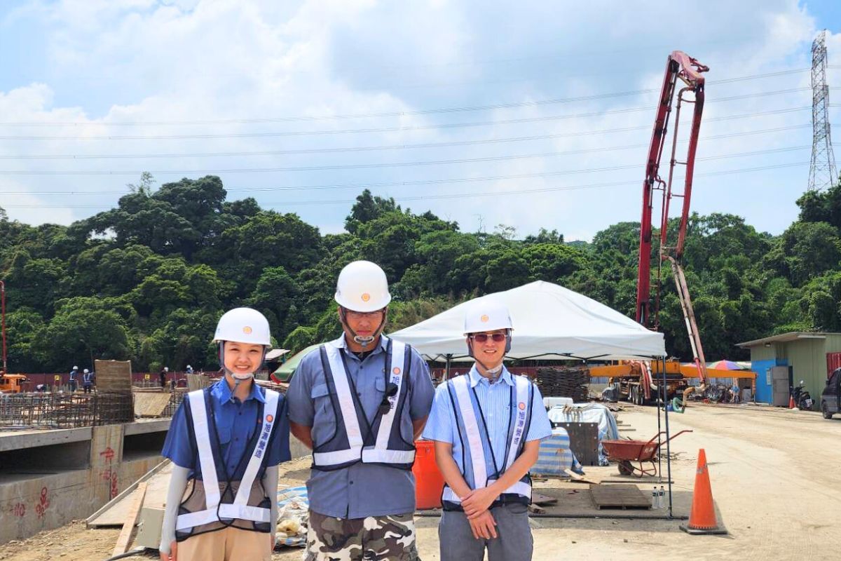 中央大學土木系與產業深度鏈結，透過多元實習制度與產學合作計畫，協助學生與最新產業動態接軌。照片土木系提供