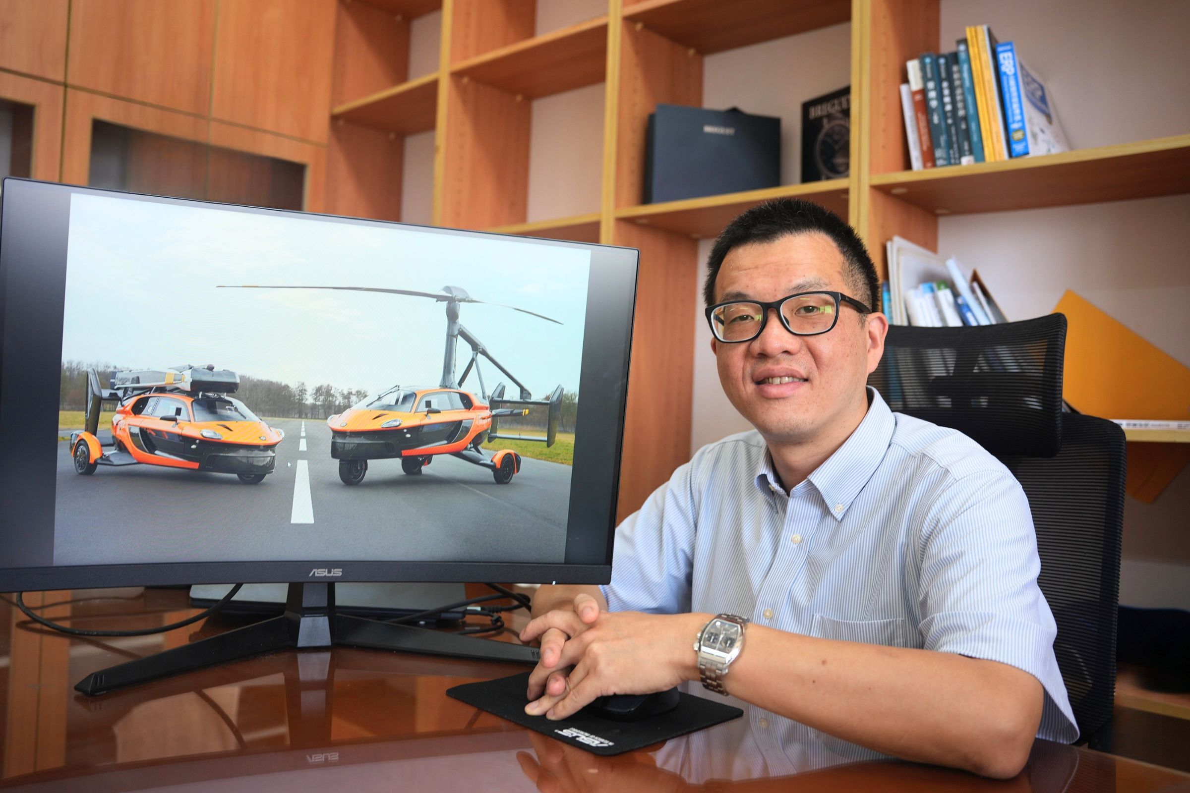 中央大學企管系鄒承廷助理教授以歐洲的飛行汽車為例，強調飛行汽車能否走向實際應用，關鍵在於汽車與航空兩大產業能否形成有效銜接。陳如枝攝